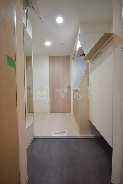 セレニテ梅田ルフレの玄関