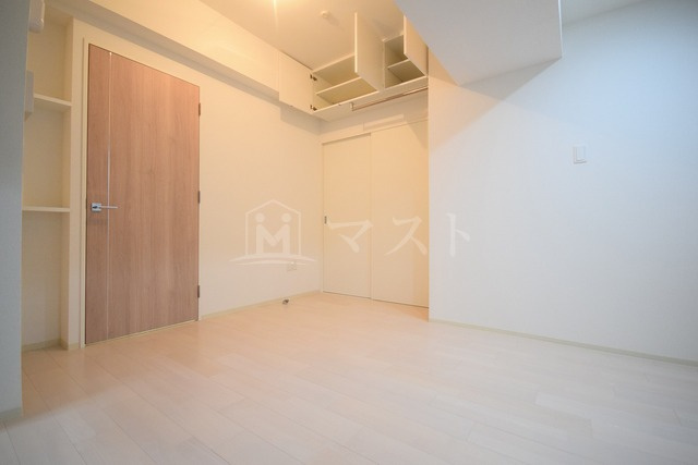 セレニテ梅田ルフレの居間・リビング