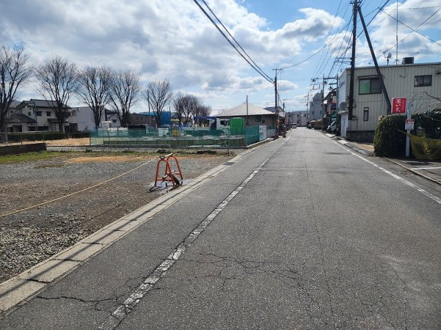 高崎市上並榎町売土地の前面道路含む現地写真