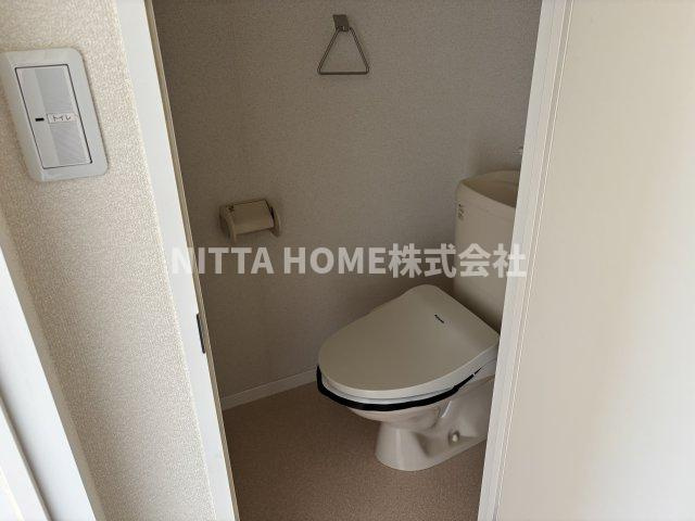 リザーブ・スマイル柏原のトイレ|落ち着いたトイレスペース＊