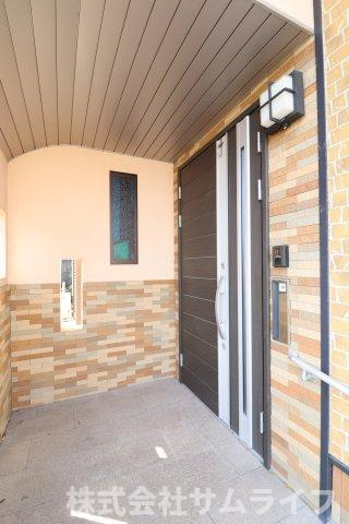 【玄関】 | 小正　2世帯戸建て