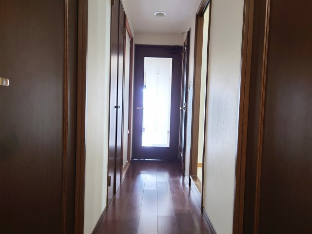 チュリス緑ヶ丘　静岡市駿河区緑ヶ丘町のその他|玄関からの眺め：急な来客があっても居室空間が見えないのでプライバシーが保たれます。