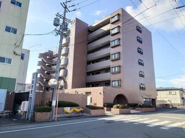 チュリス緑ヶ丘　静岡市駿河区緑ヶ丘町の外観|シックでおしゃれな外観。バス停まで徒歩３分。東名高速IC、幹線道路などアクセス良好です。