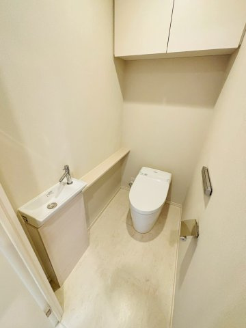 タンクレストイレ/手洗いシンク有