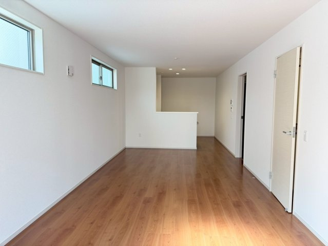 桂池尻町　Ⅰ期２号地の居間・リビング|【２号地：LDK】
即ご入居可能！ローンのご相談も承りますので、ご不明点・ご不安な点、何なりとご相談ください♪（R8.2撮影）