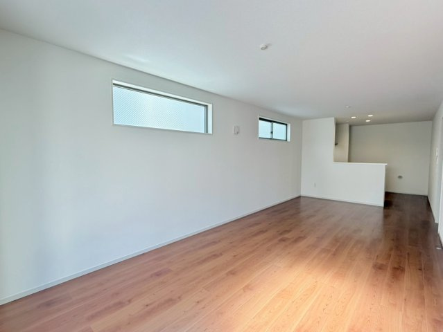 桂池尻町　Ⅰ期２号地の居間・リビング|【２号地：LDK】
まずは実際におうちを見てみませんか？お写真だけではわからない、広さや雰囲気など実際にみて体感しましょう♪当日ご見学希望も大歓迎！（R8.2撮影）