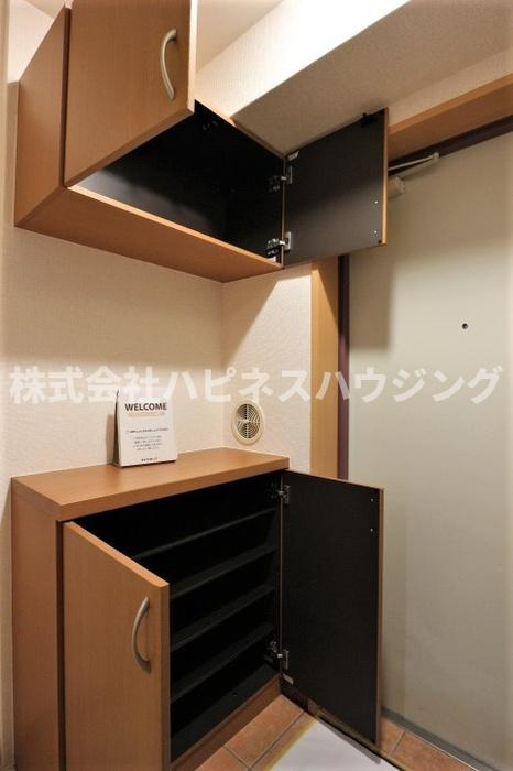 カネキン第二ビルの玄関