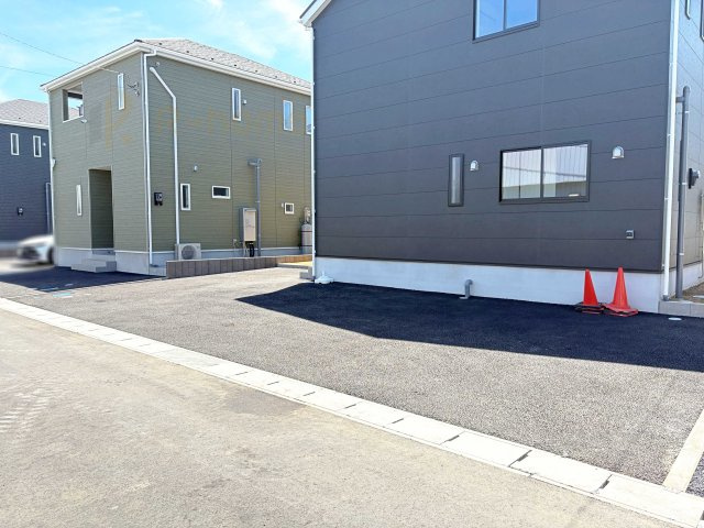 東茨城郡茨城町長岡第4　新築戸建て　2号棟の駐車場|カースペースは2台お停めいただけます♪