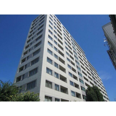 【外観】 | パークホームズ高井戸グランファステール | 鉄筋コンクリート造のがっちりとした建物。