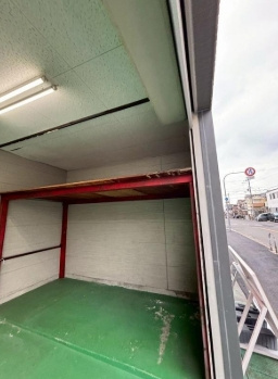 長尾家具町２丁目事務所付倉庫の内装