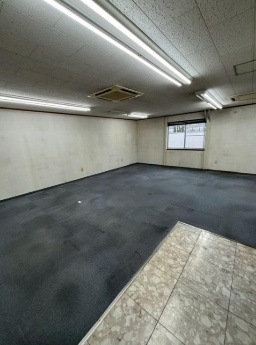 長尾家具町２丁目事務所付倉庫の内装