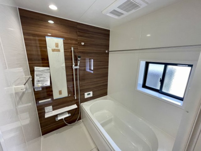 【浴室】 | 【新築分譲住宅～GRAFARE～】山形市浜崎　1棟 | 【Bathroom】
快適な使い心地とゆとりある空間が1日の疲れを解きほぐすバスルーム。空間も浴槽もゆったりのびのび使えるゆとり設計。快適なリラックスタイムを過ごせます。