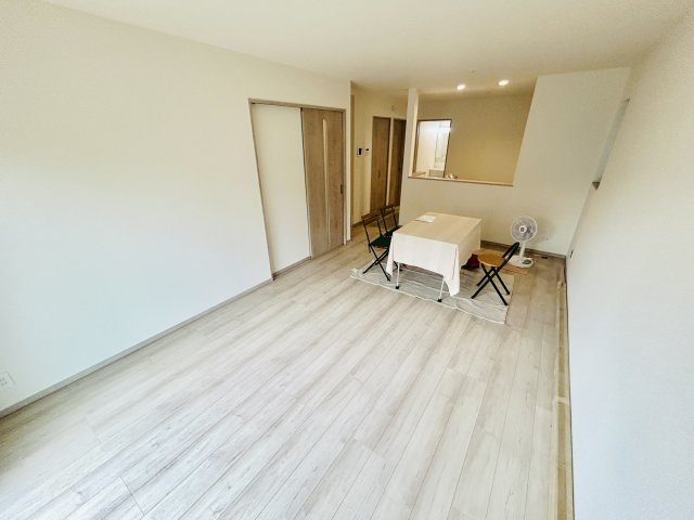 千葉市稲毛区宮野木町１５５１番の居間・リビング