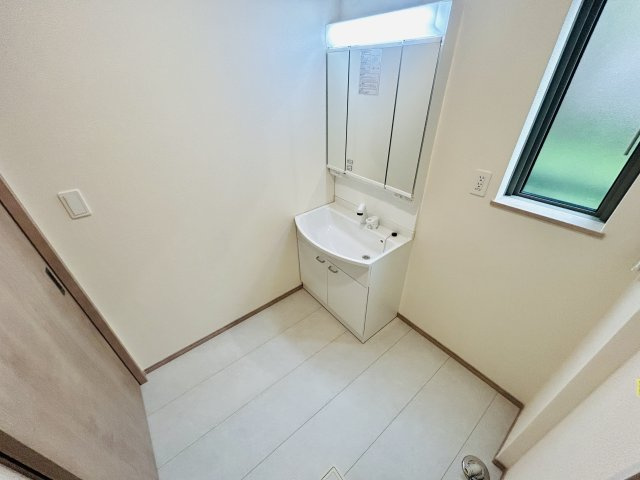 千葉市稲毛区宮野木町１５５１番の洗面所