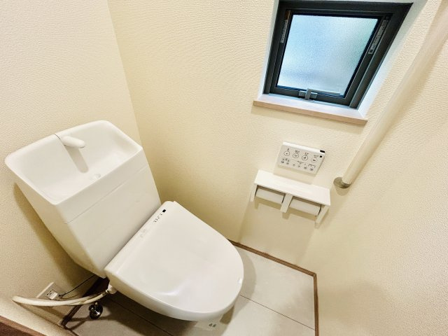 千葉市稲毛区宮野木町１５５１番のトイレ