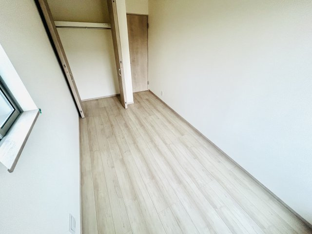 千葉市稲毛区宮野木町１５５１番の洋室
