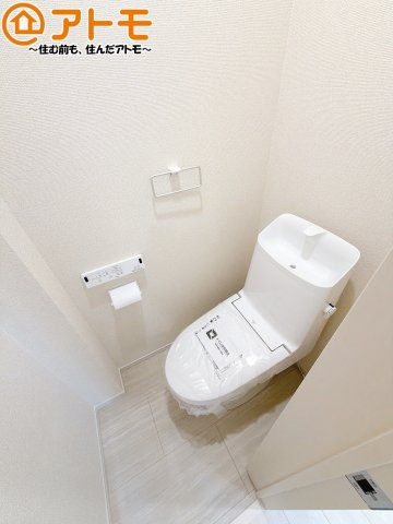 【トイレ】 | 葵区古庄六丁目8期　新築戸建　全1棟 | 毎日使うトイレだからこそ機能性を重視したいですよね！温水洗浄便座で快適な時間をお過ごしください♪