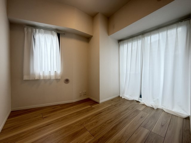 ロワール北千住の洋室