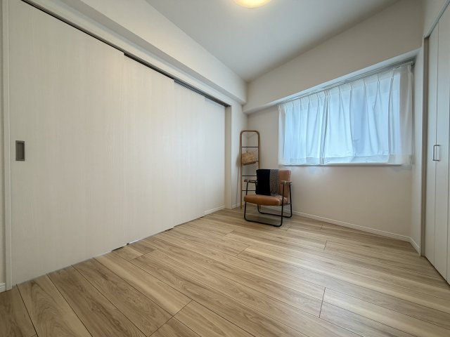 ロワール北千住の洋室