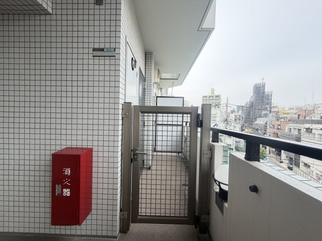 ロワール北千住の玄関