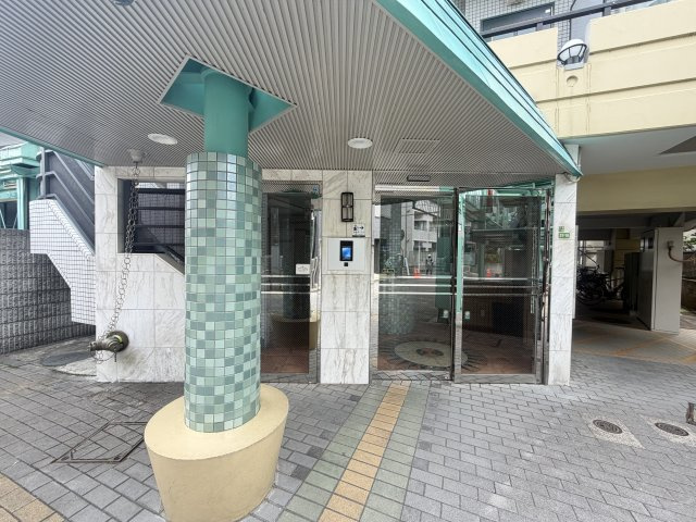 ロワール北千住のエントランス