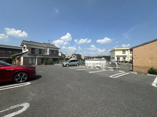 ファミールＡｌｉｃｅの駐車場