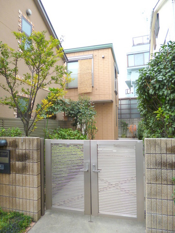 Ｇｒｅｅｎ　Ｒｏｏｆのエントランス|☆門扉付きエントランス