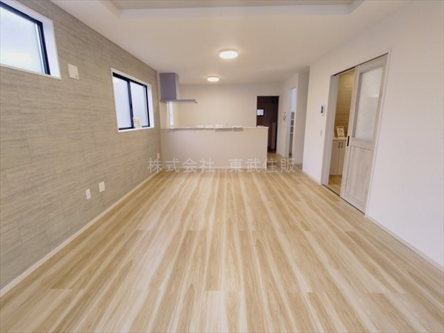 【居間・リビング】 | ふじみ野市亀久保２期　全１棟 | 使いやすいリビングです