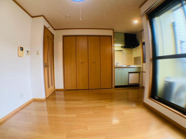 床色が落ち着いた色合いで綺麗です♪