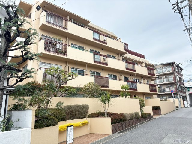 ダイアパレス魚崎の外観|阪神本線「魚崎」駅徒歩2分、六甲アイランド線「魚崎」駅徒歩5分！2WAYアクセス可能です！徒歩圏内に生活施設が充実、教育施設も近く生活至便◎