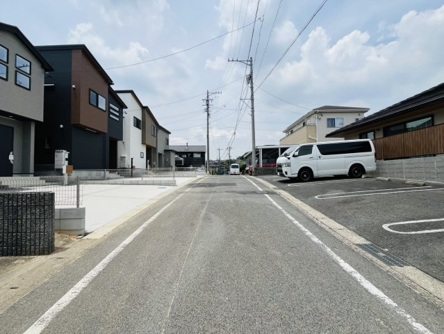 大府市横根町石丸100番１・６・７『仲介手数料無料』新築一戸建て・建売の前面道路含む現地写真