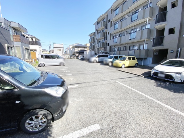 サンモール大宮の駐車場|敷地内駐車場！