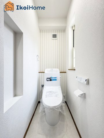 明石市朝霧台　中古戸建のトイレ|【ホームページに現地動画掲載中】●年中無休：当日予約可●温水洗浄便座付トイレ新品になります。