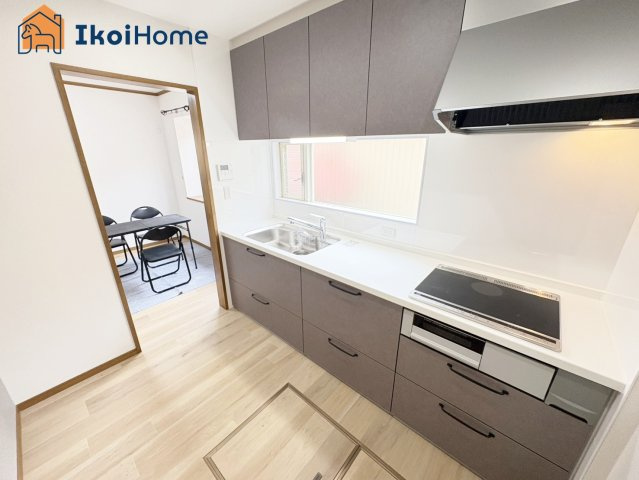 明石市朝霧台　中古戸建のキッチン|【ホームページに現地動画掲載中】●年中無休：当日予約可●独立キッチンです。システムキッチンは新品です。