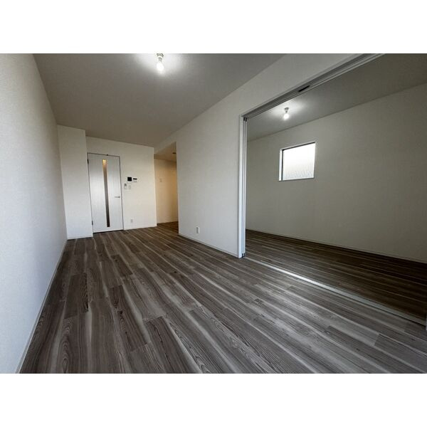 ジーメゾン清須アウラの居間・リビング|同シリーズの内装写真となります