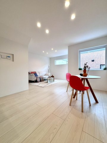 澄川4条9丁目　新築戸建の居間・リビング