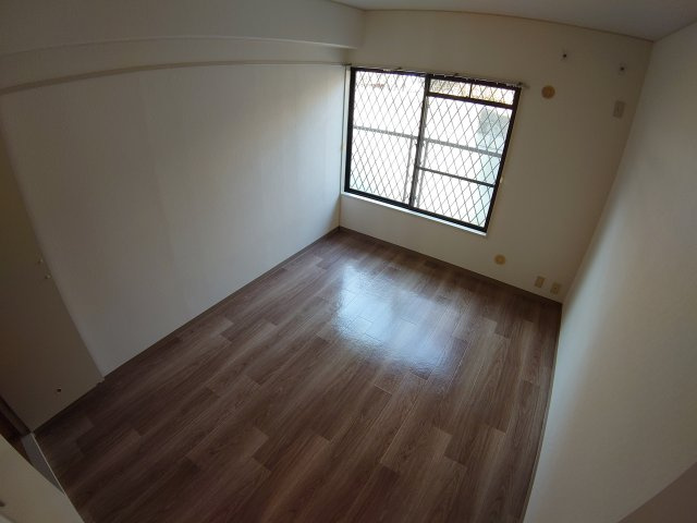 【寝室】 | ヴィラ花屋敷