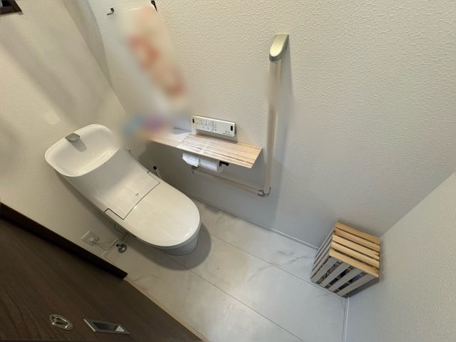 中古戸建　不破郡垂井町　令和4年築の洋室|2階南東の部屋です。室内とても綺麗です