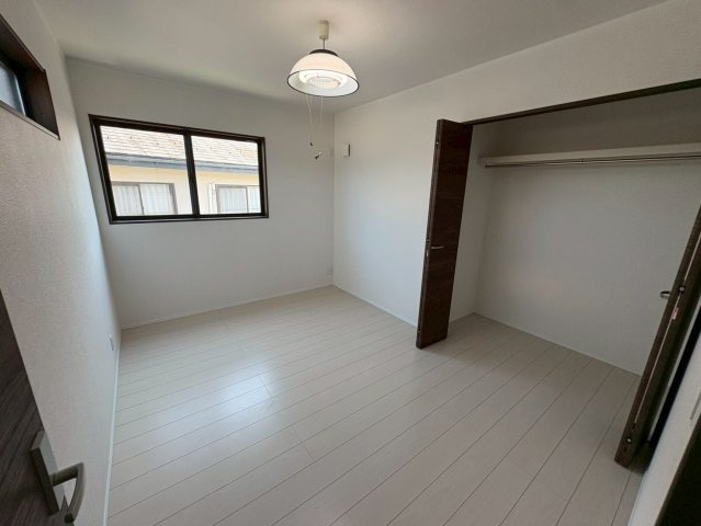 中古戸建　不破郡垂井町　令和4年築の洋室|2階南東の部屋です。