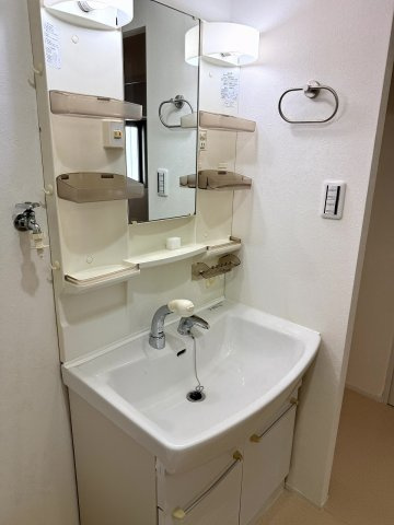 明石土山駅前スカイハイツB棟の洗面所