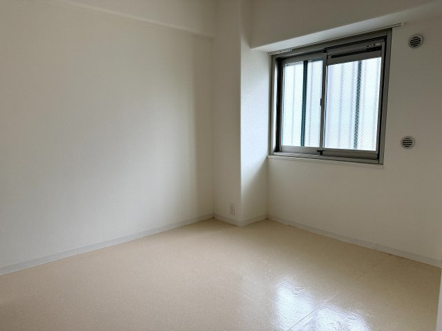 明石土山駅前スカイハイツB棟の寝室