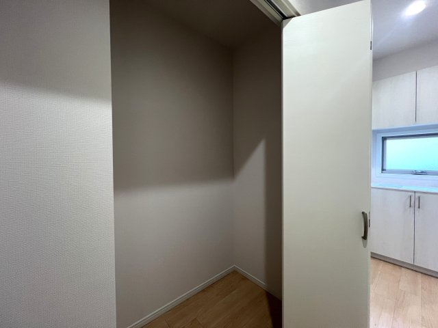 家事動線が良いだけじゃない。子供も喜ぶ回遊動線。な、お家【リフォーム／保土ヶ谷区法泉1丁目中古戸建】の収納|専用の収納スペースです