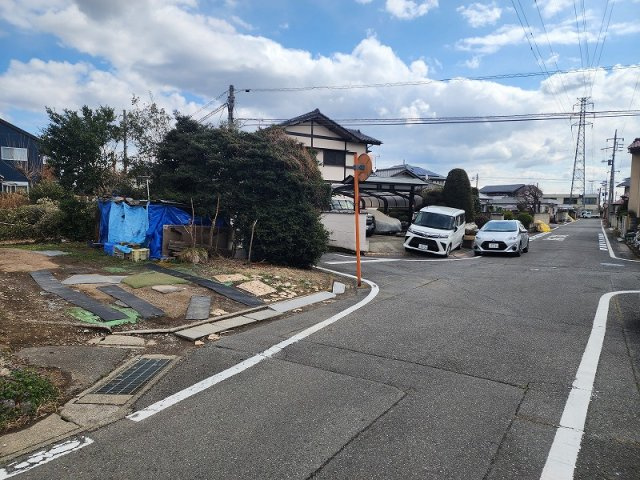 高崎市筑縄町売土地の前面道路含む現地写真