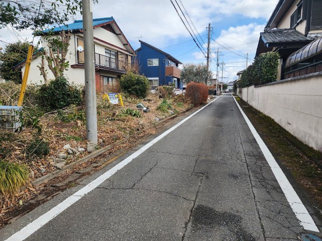 高崎市筑縄町売土地の前面道路含む現地写真