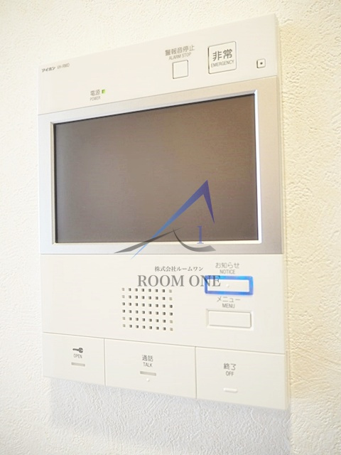 ルーブル三軒茶屋伍番館のセキュリティ|モニター付インターホンです。