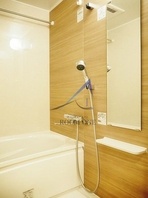 ルーブル三軒茶屋伍番館の浴室|お風呂です。