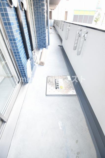 プレサンスOSAKA　DOMECITYクロスティのバルコニー