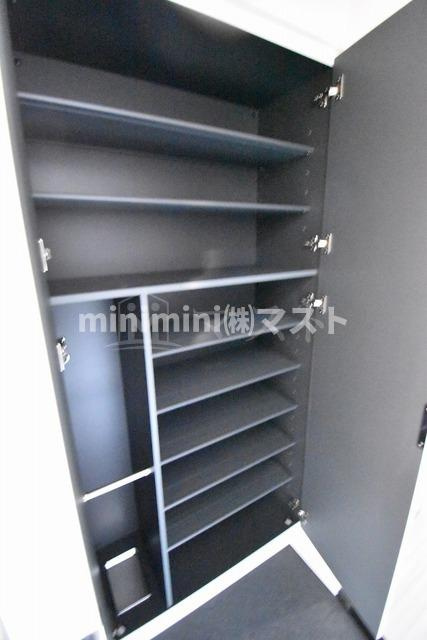 プレサンスOSAKA　DOMECITYクロスティの収納