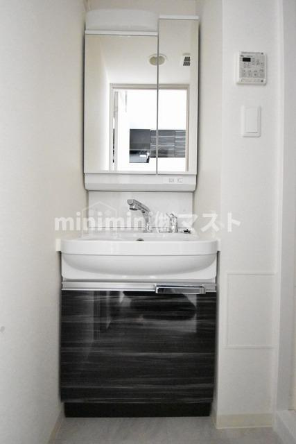 プレサンスOSAKA　DOMECITYクロスティの洗面所