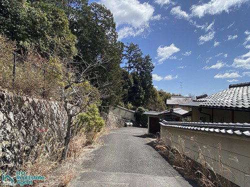 大北山天神岡町 中古戸建の前面道路含む現地写真